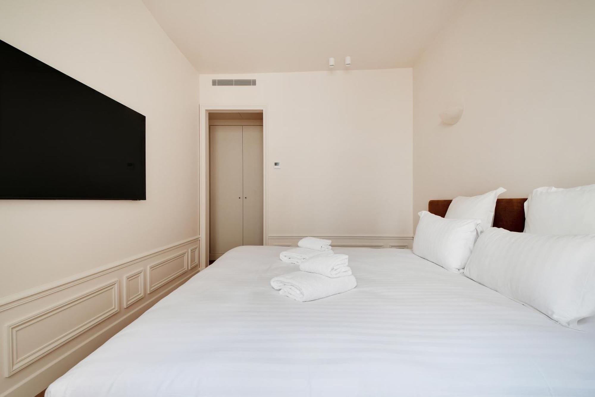 Pick A Flat'S Apartements With Services In Louvre - Rue Des Halles Париж Экстерьер фото