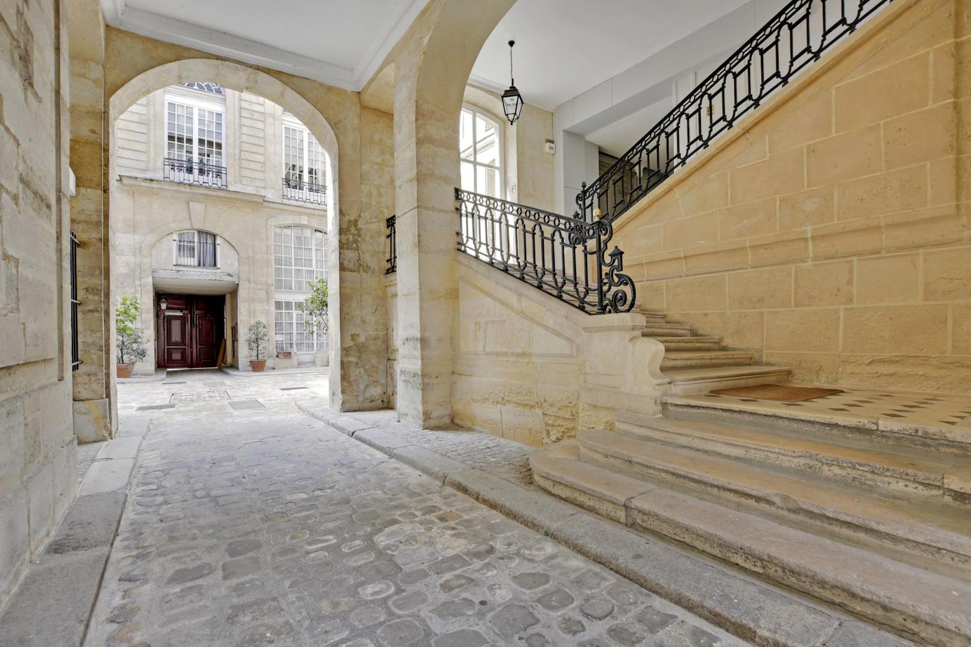 Pick A Flat'S Apartements With Services In Louvre - Rue Des Halles Париж Экстерьер фото