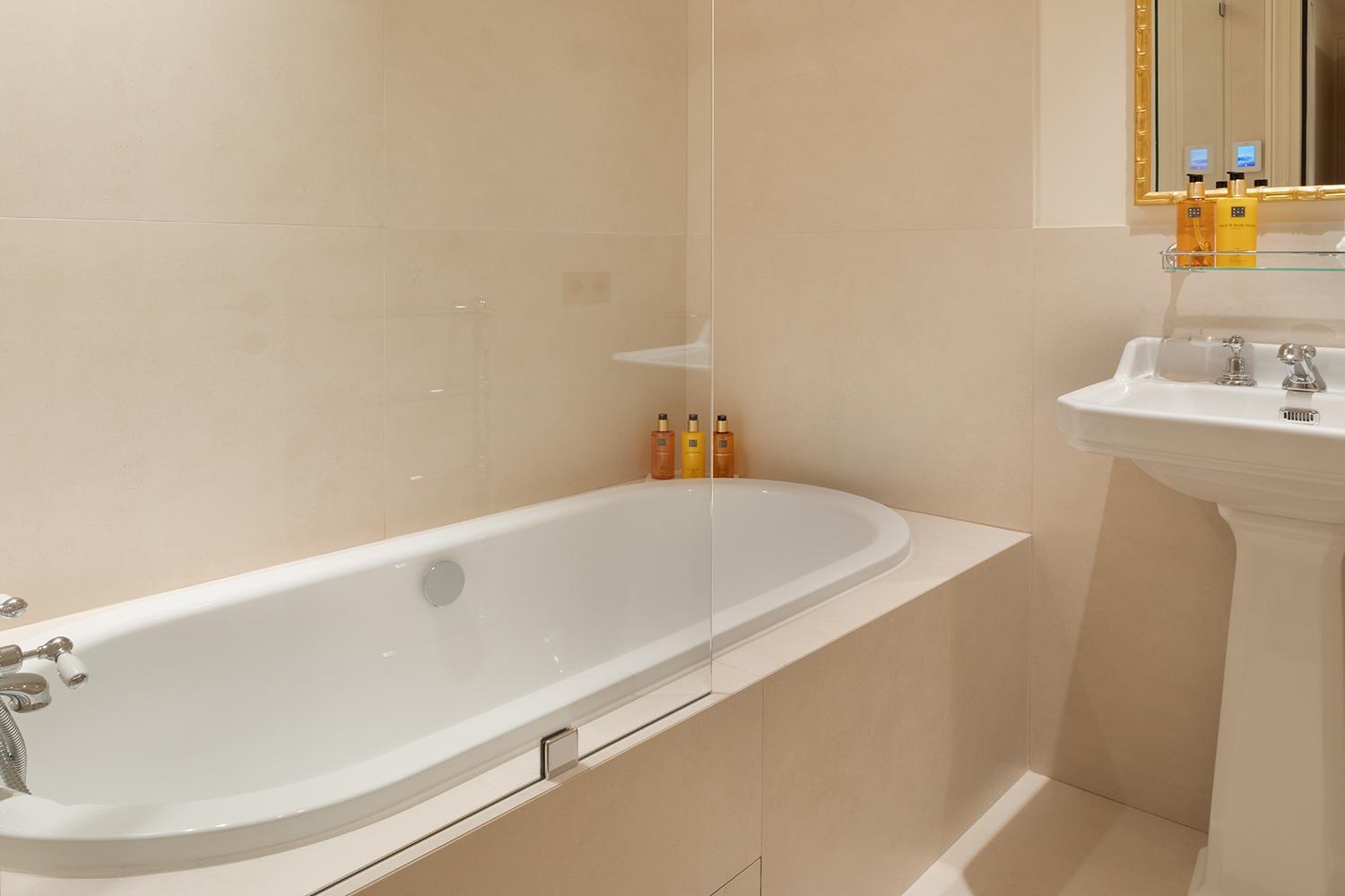 Pick A Flat'S Apartements With Services In Louvre - Rue Des Halles Париж Экстерьер фото